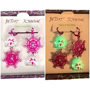 Betsey Johnson Ghost and Spiderweb Dangle Earrings Glow in the Dark Pink White